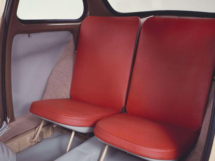 Интерьер Subaru 360 1958 года  (фото 5 из 16)